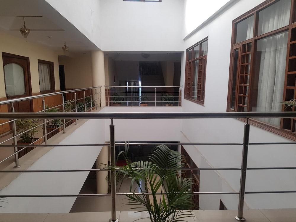 Hotel Park Inn Chandīgarh Esterno foto
